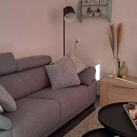 Vakantiehuis Geschakelde Recreatiewoning Met Omheinde Tuin *