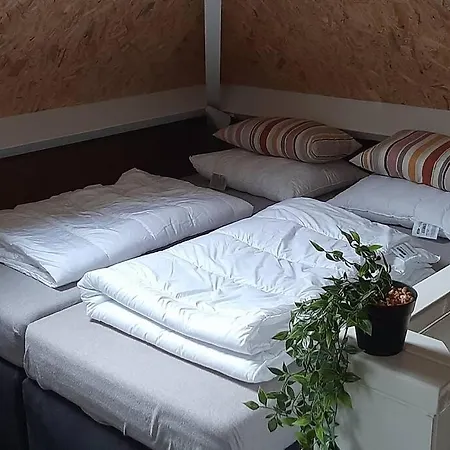 Vakantiehuis Geschakelde Recreatiewoning Met Omheinde Tuin *