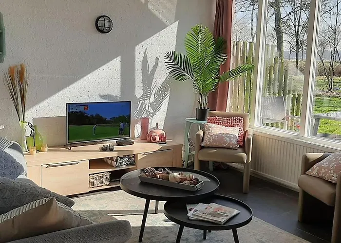 Vakantiehuis Geschakelde Recreatiewoning Met Omheinde Tuin